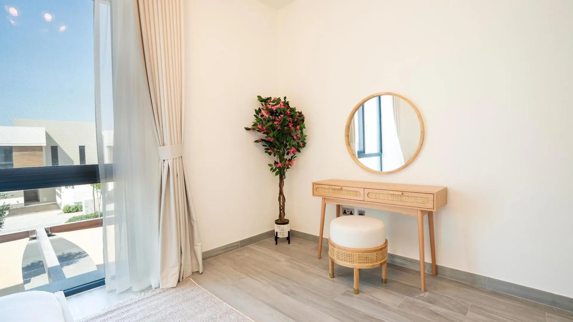 4Br Spacious Villa Backyard Abu Dhabi Semesterbostad